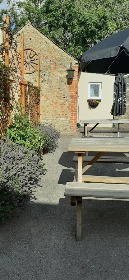The Swan Hotel Eynsham Buitenkant foto