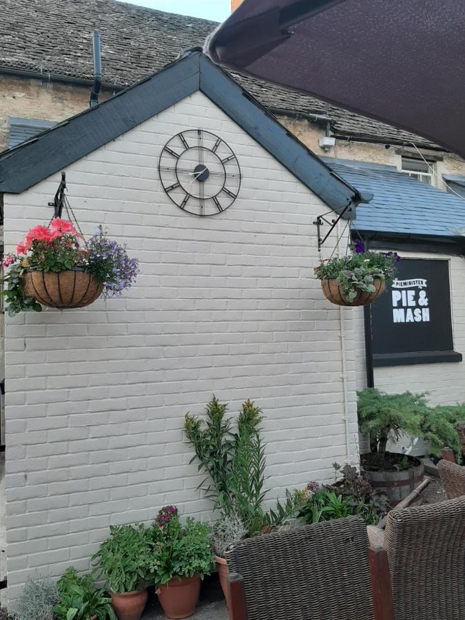 The Swan Hotel Eynsham Buitenkant foto